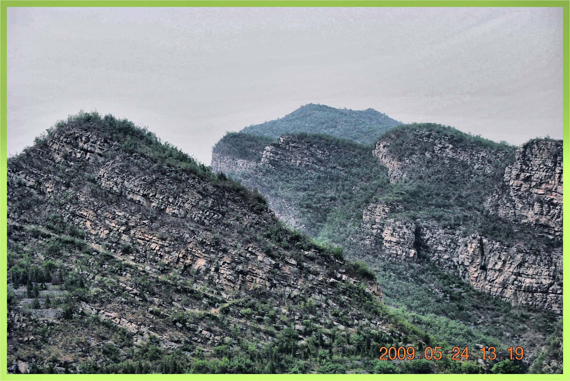 调了对比，色彩，等等等等。脏了的也找不到了吧？盖住了