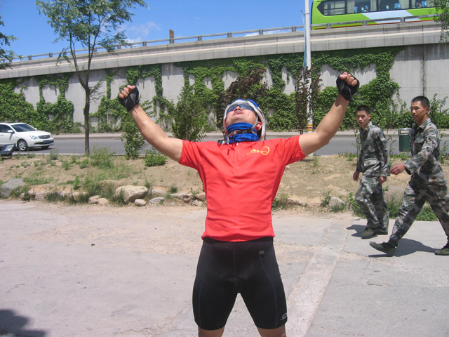 小拐拒绝合影，豪客痛不欲生