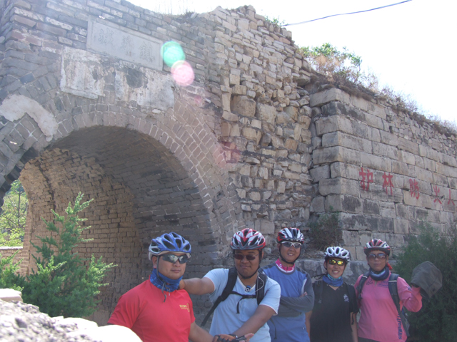 因为我们很快就到了镇边城，不怕敌人啦！