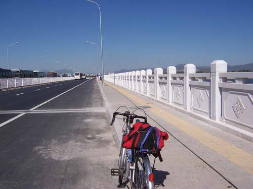 恢复通车的卢沟新桥