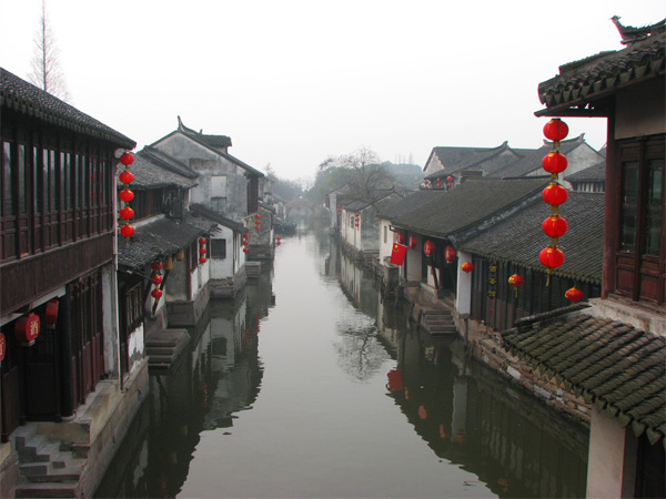 阴天的周庄