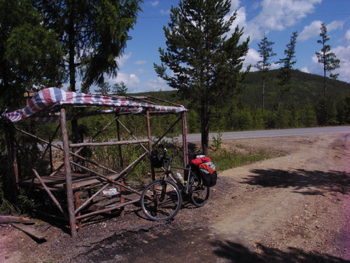餐厅外的停车场