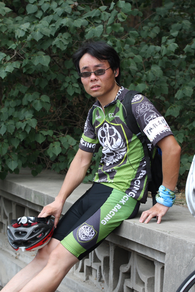 你的ID是：穿拖鞋洗澡？还是穿拖鞋出走？