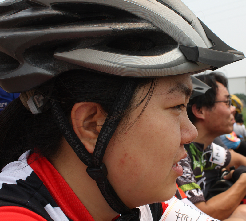 莫莫太忙了，脸上都.....