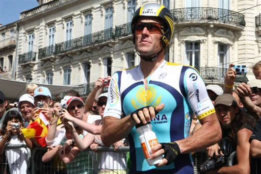 阿姆斯特朗整装上路