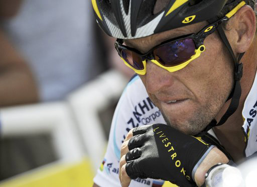 阿姆斯特朗咬紧牙关前进