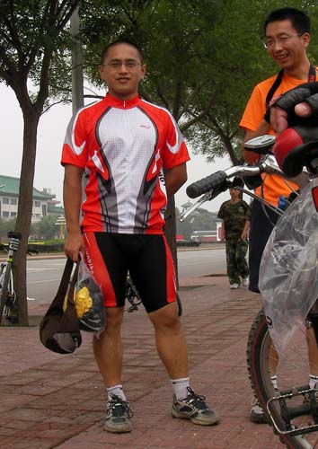 环永定河的帅哥~