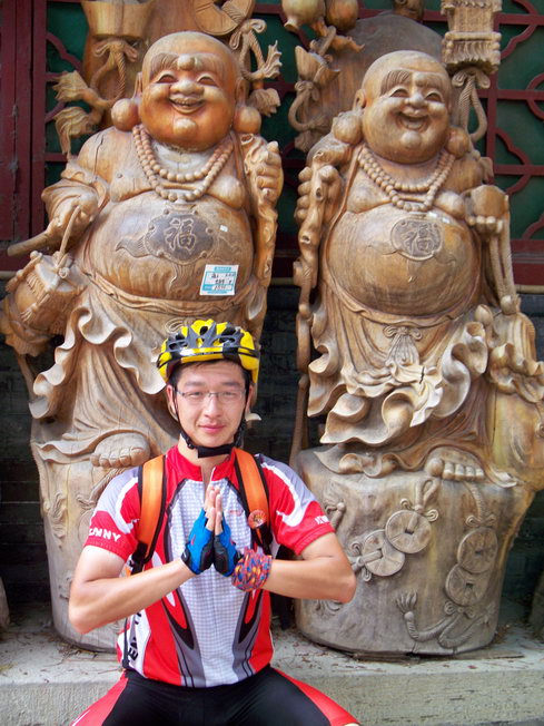 看人家小明多虔诚