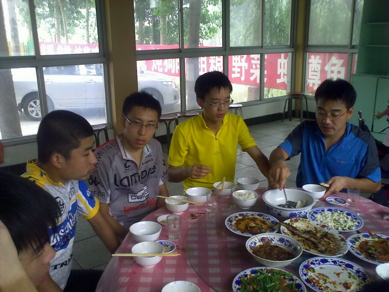 左到右：BOLL   呜鋶一  四季豆 老轩