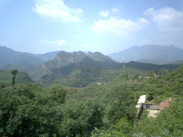 看，云影下山的肌肤