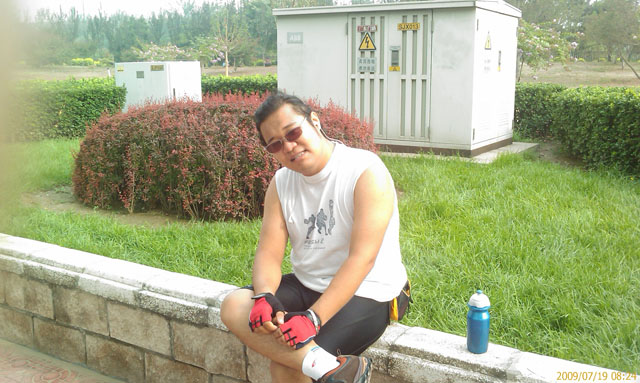 死变态小T依旧地么风骚