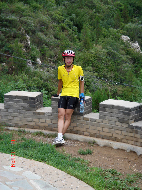 P孩这张穿衣服了，很黄很暴力