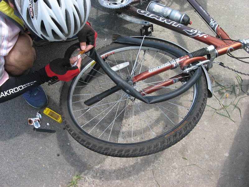 帮我补胎的朋友，好人啊