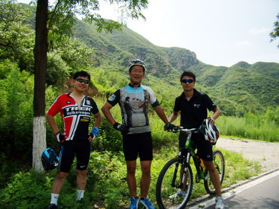 赞某同学的新发型+新眼镜-骑车版007？！