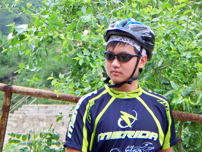 帅小伙儿，呼气