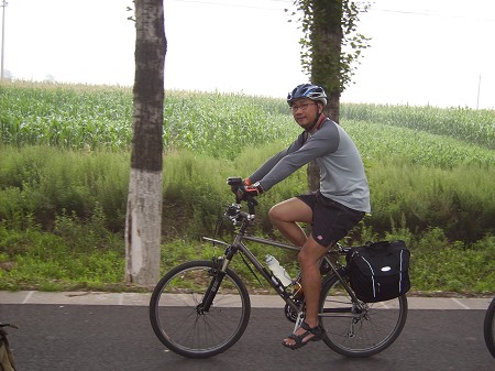 东东，婴儿般傻笑~雪地拍滴~