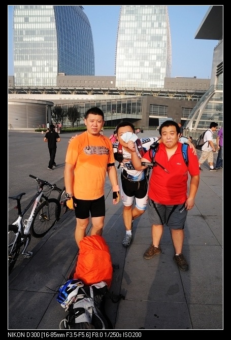 我们终于买上坐票了！