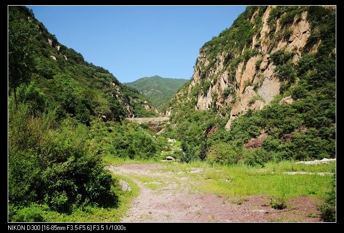 前面是个大坝！