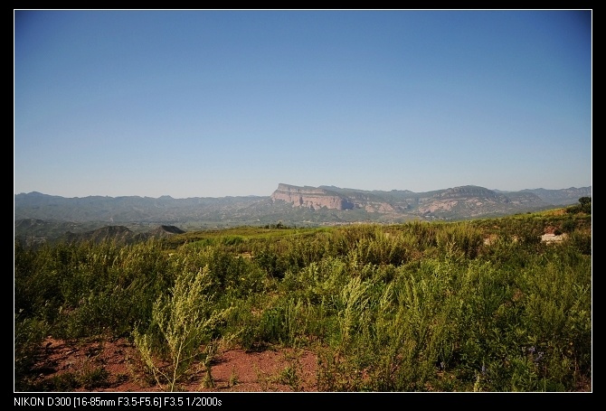 对面就是要去的 赤壁！