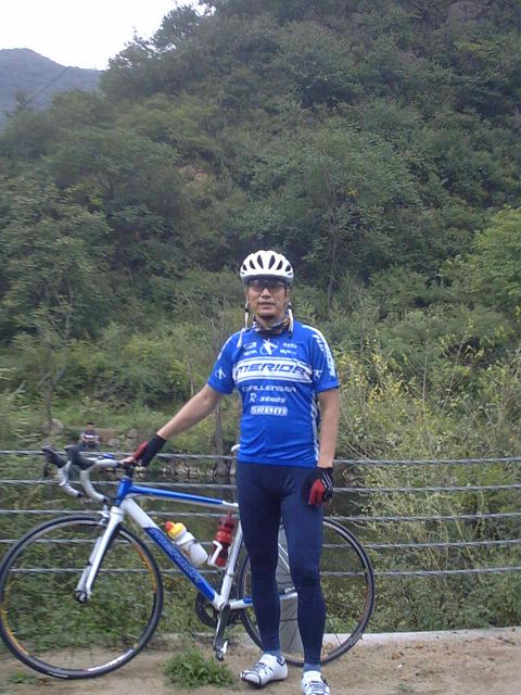 DAVY是唯一骑公路车的，最近QS倾向严重