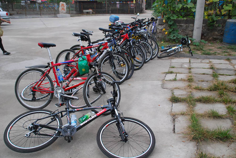 饭店单车.JPG