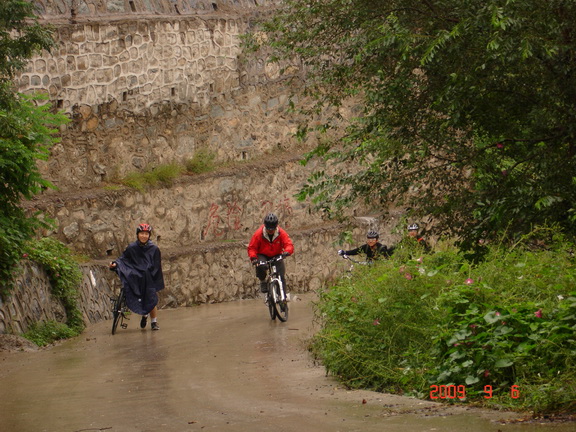 作为香山老人，不能再推了。骑起来。