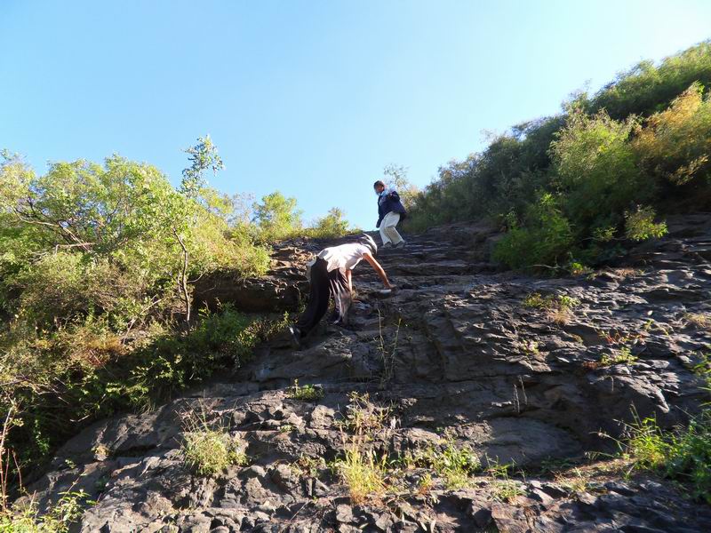 知道什么叫“爬”山了吧