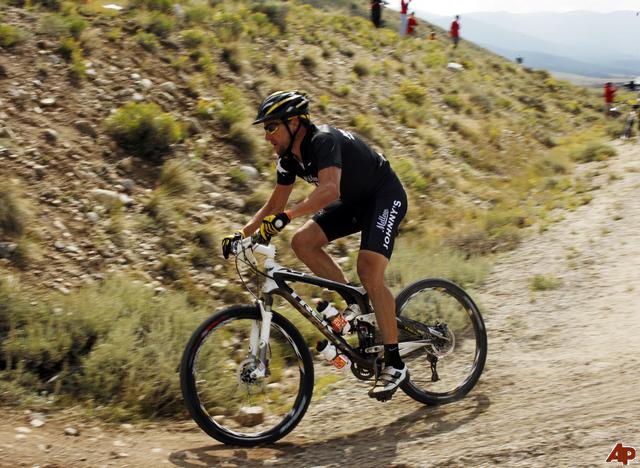 lance-armstrong-2009-8-15-14-43-26.jpg