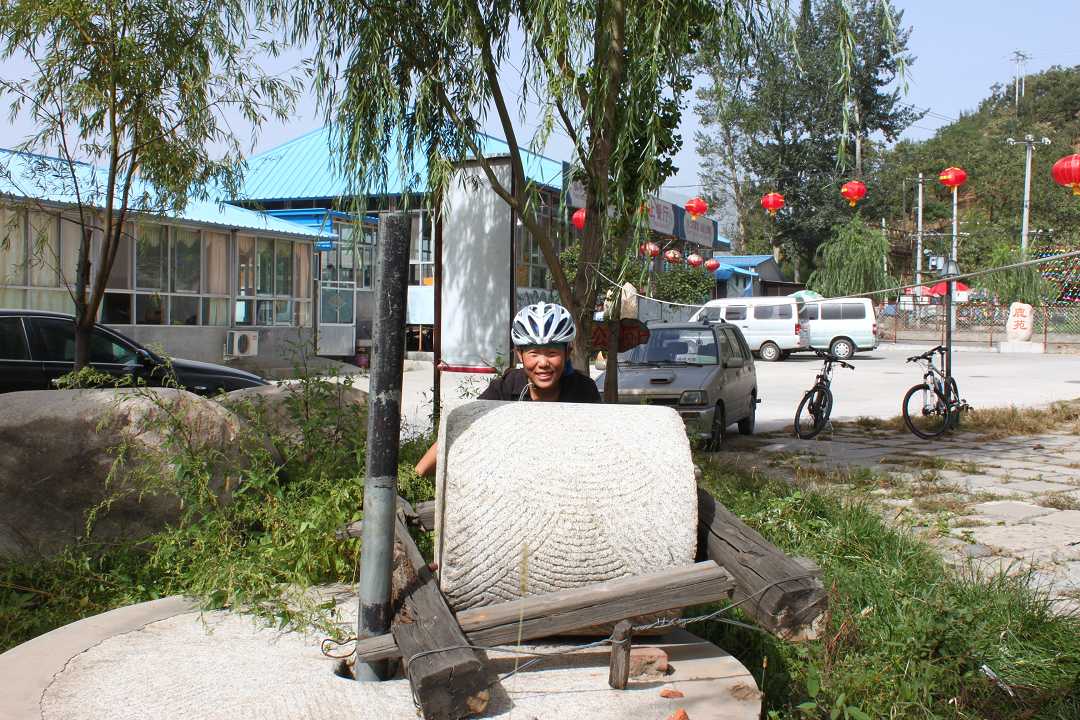 怀旧---碾子和女人