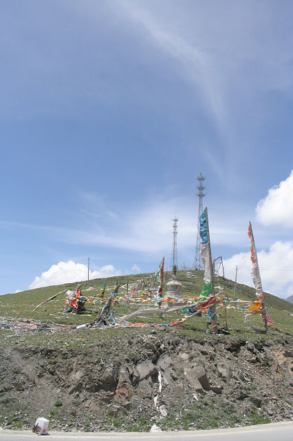 看，经幡，垭口到了