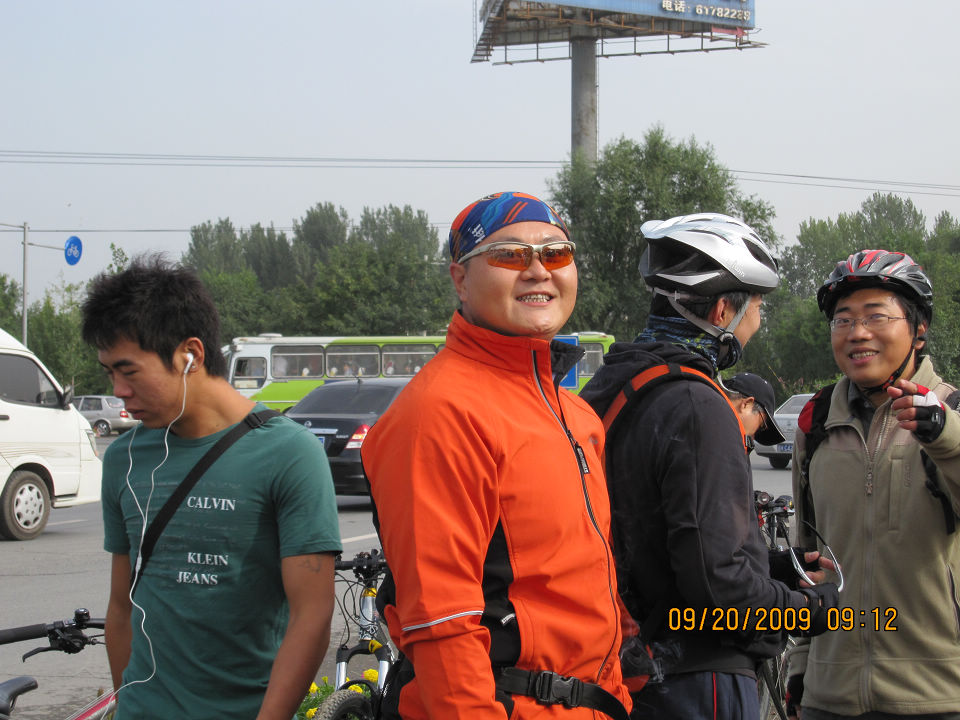 这次活动的总指挥，尽职尽责，是个灰常灰常灰常好的大哥哥