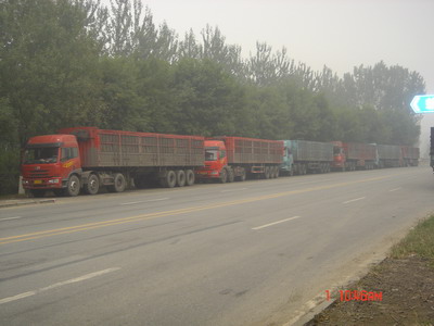 变形金刚排好队准备出发