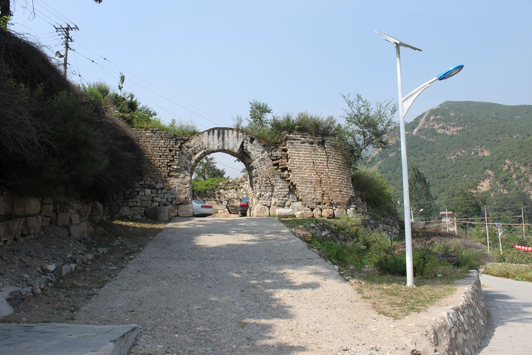 长峪城村的瓮城