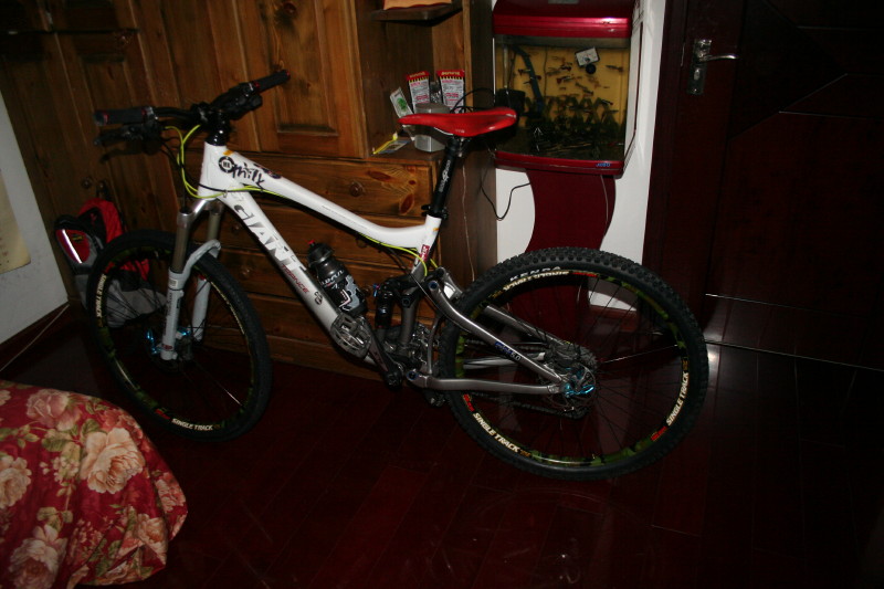 IMG_ 更换外胎及天津败物0013.jpg