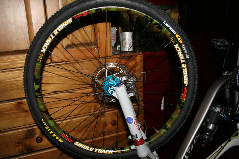 IMG_ 更换外胎及天津败物0010.jpg