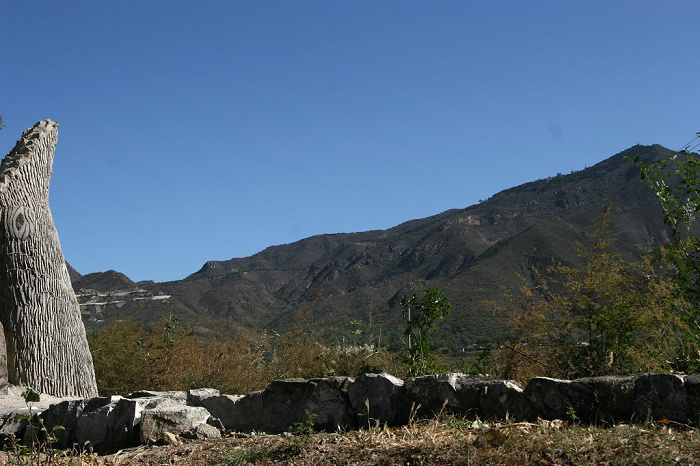 这是我们要翻的山