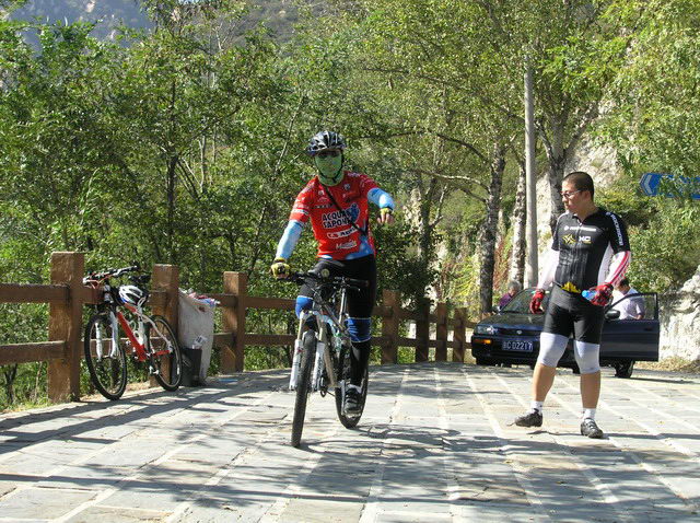 原野："打劫！打劫！"