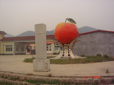 莫名其妙，无字碑和苹果