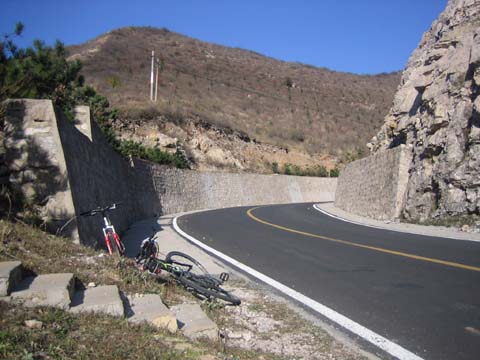 最高点，往下就放坡了