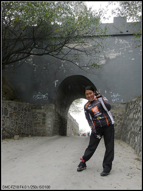 臭美一下，希望别拍板砖哦~