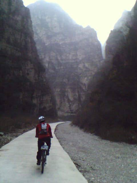 爱探险的FB分子