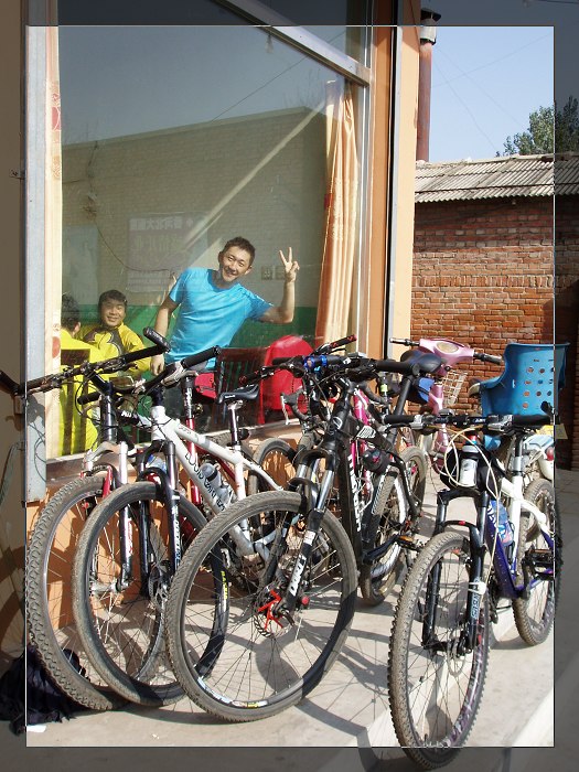 爱车合影一张！貌似有人偷影哦~