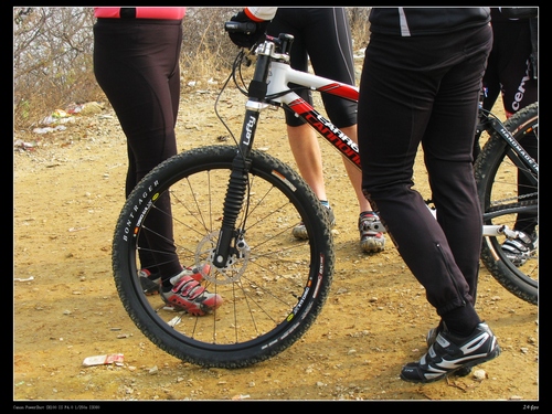 独臂前叉,看着很诱人,一定值不少银子