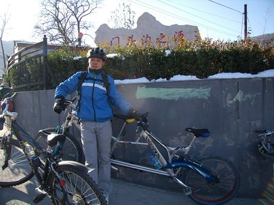 自制的双人车相当拉风!