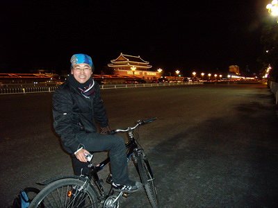 回家路上这小同志跟我结伴骑到国贸