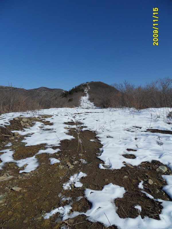 这个坡也不错吧，有点速降的感觉 呵呵