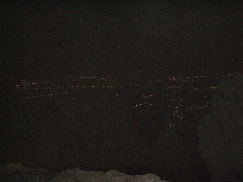 15安全了，能看到山下的灯火了.jpg