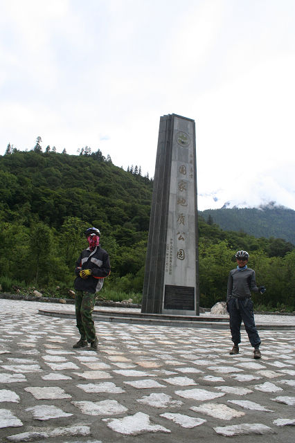 我就对大家的pose不做任何评价了……