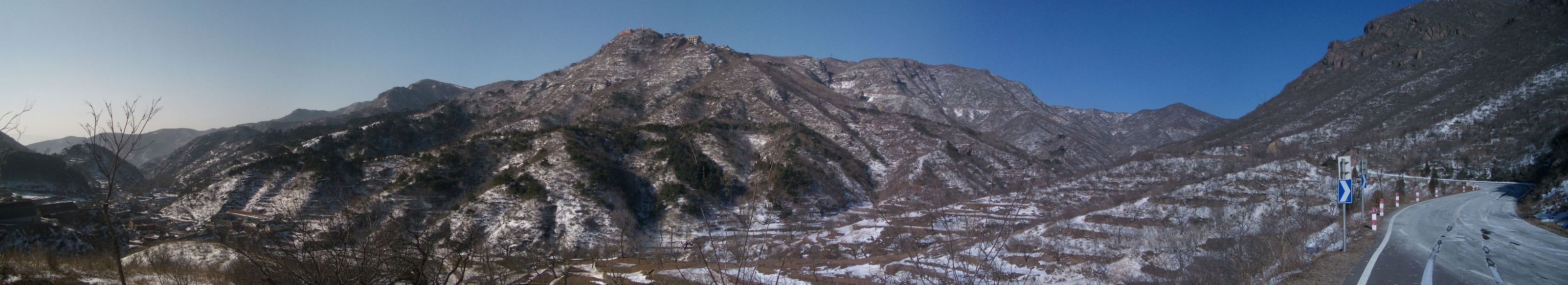 妙峰山仰视全景图