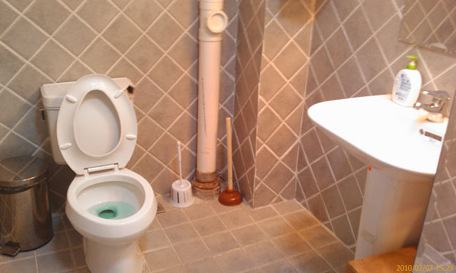 甚至连厕所我也没有放过。